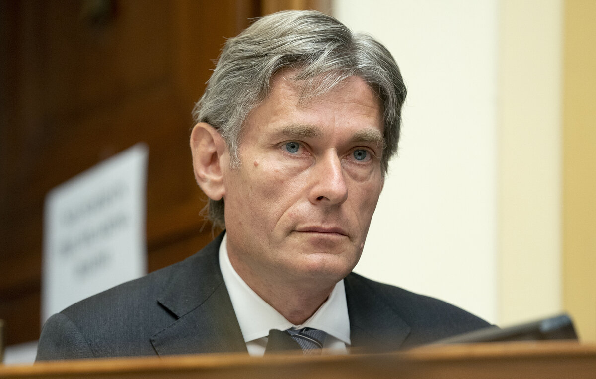    Член Палаты представителей Конгресса США Тома Малиновски  EPA-EFE/Stefani Reynolds / POOL