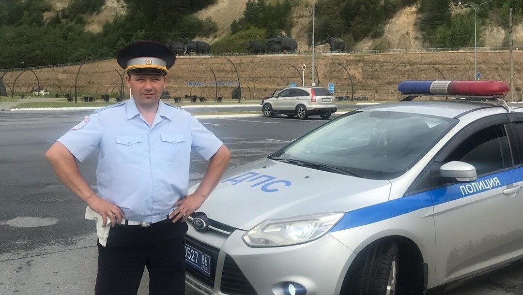     Тело мужчины нашли в реке недалеко от его перевернутой лодки.