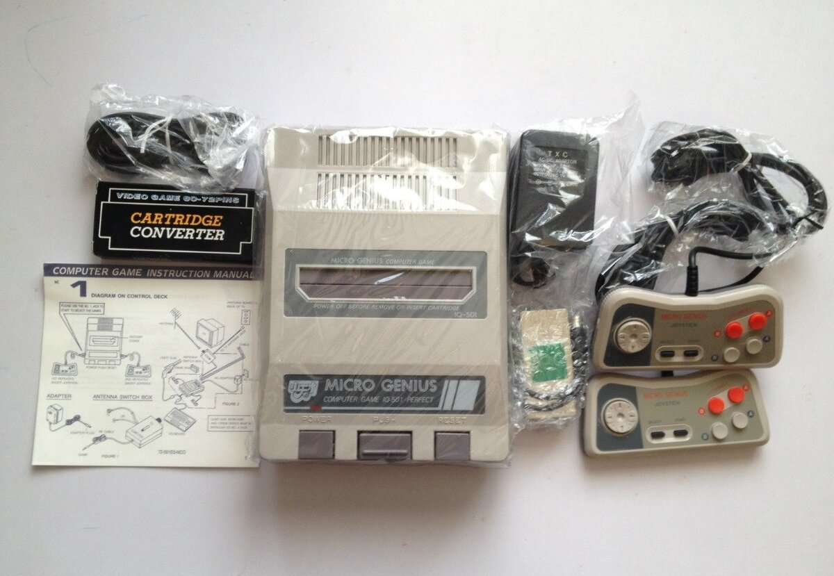 Приставка Micro Genius IQ-501, которая продавалась компанией Steepler под брендом Dendy Classic