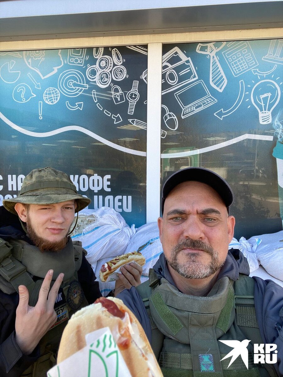     Военкор Медведев согласился стать моим проводником по сумрачному миру Горловки и соседних поселков. Дмитрий СТЕШИН
