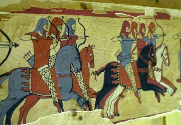 Скифские всадники на росписи деревянных балок гробницы V века до н.э. из Татарлы, Турция