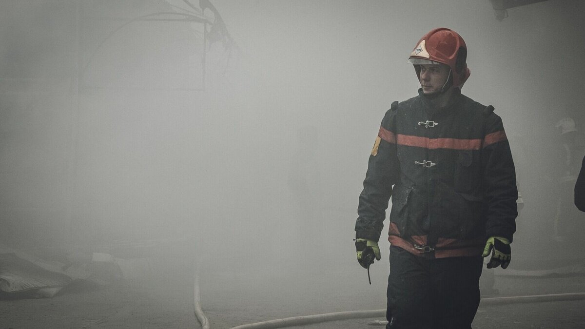     В соцсетях пользователи считают, что это могли баловаться дети.