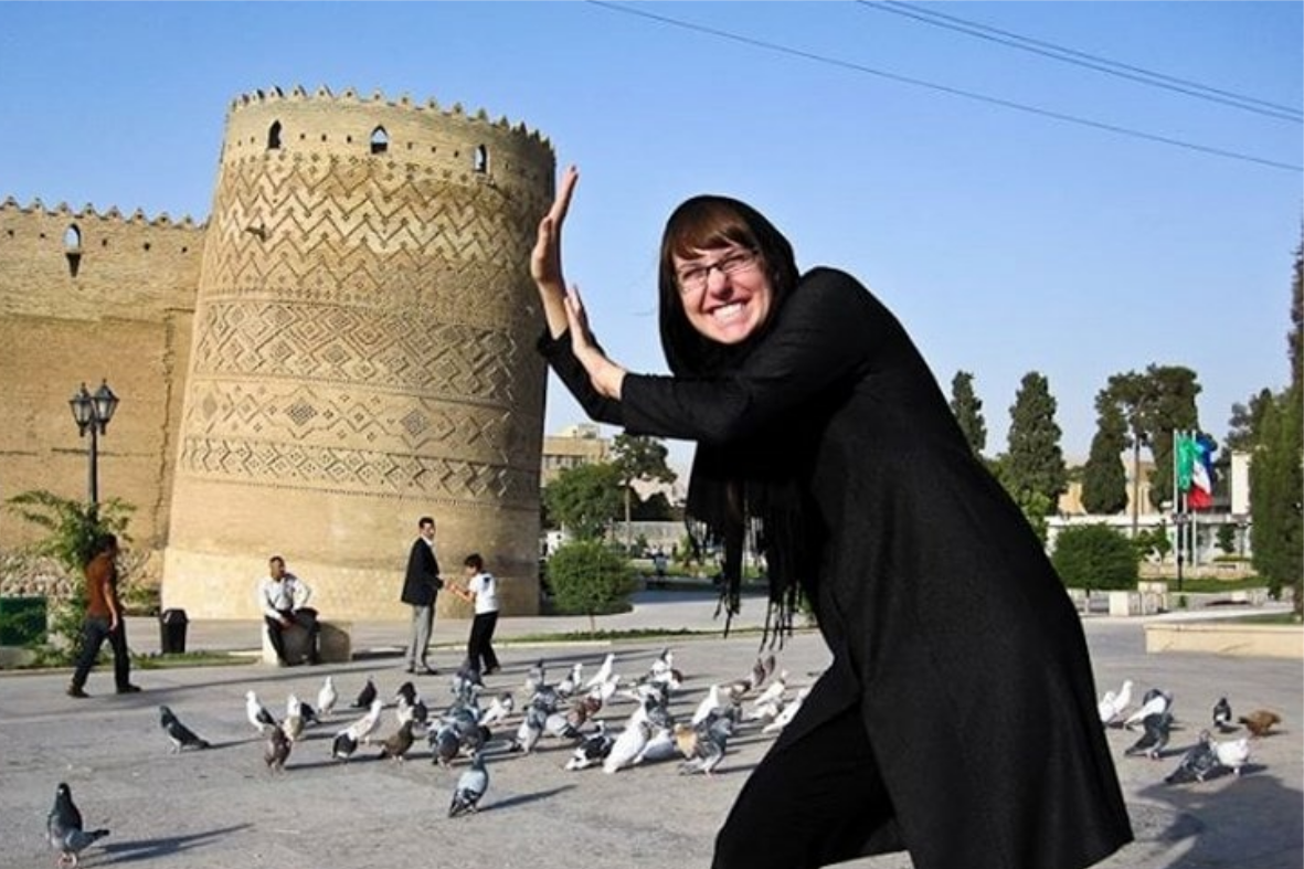 Комментарии ирана. Touristy Иран. Туристы в Иране. Иран туризм. Иран туристический.