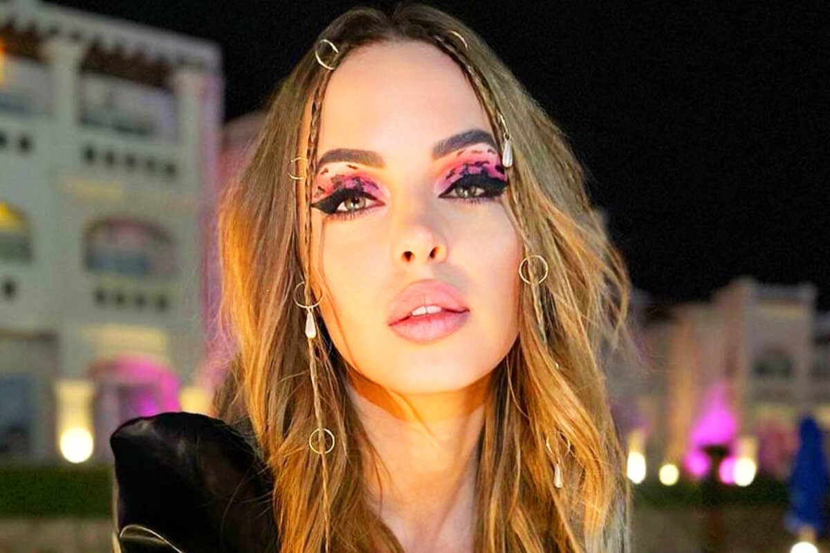     «Я сбагрила детей на бабушку?»: Юлия Ефременкова рассказала, почему отсела от близнецов в машине