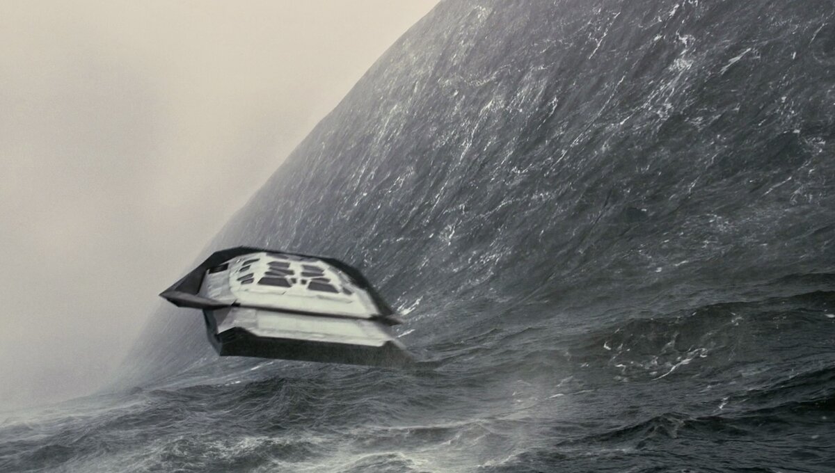 Старт вундер-пепелаца с воды на планете Миллер. Кадр из фильма "Интерстеллар"