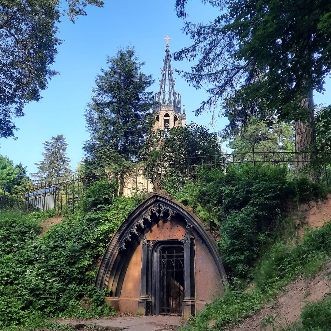 Склеп Адольфа Полье