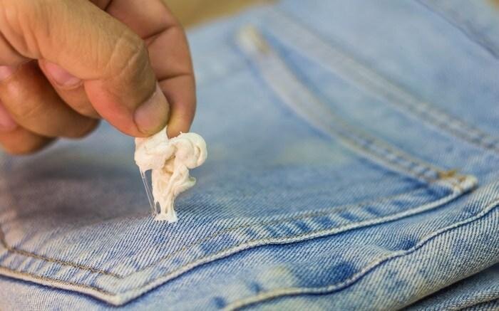 Удалить жвачку с одежды, жвачка на джинсах, полезные советы