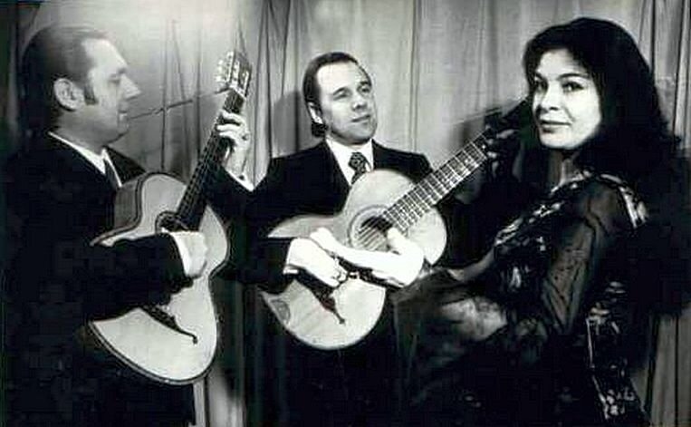 В центре - Сергей Орехов, справа - Надя Тишининова.