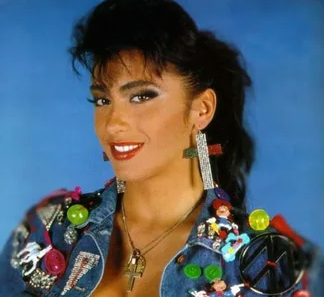 Поклонников у красивой Сабрины было много