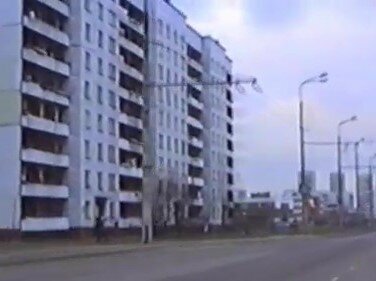 Рига. Межциемс. Дом родителей. Здесь в квартире на 6-м этаже родилась наша семья. Сюда я привез одну за другой крохотных дочек- погодков. Здесь однажды случилась трагедия. 