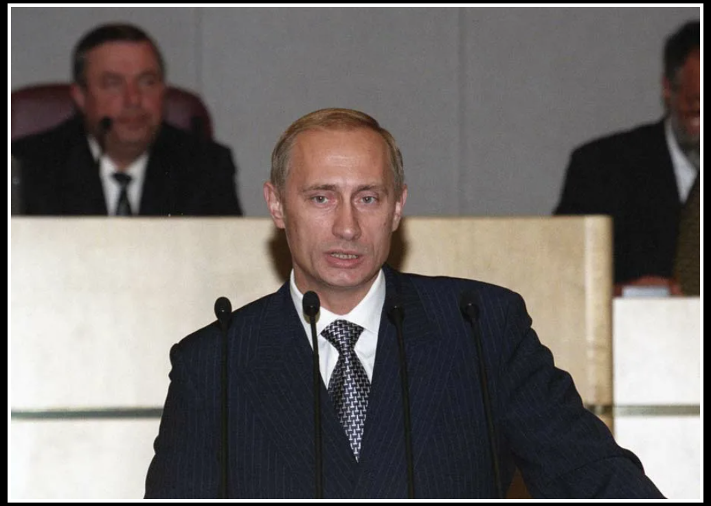  Президент  Владимир Путин ещё в первые годы своего правления критично высказался о применении в России смертной казне, по его мнение это приведет к тому, что общество якобы станет более жестоким (изображение взято из открытых источников)