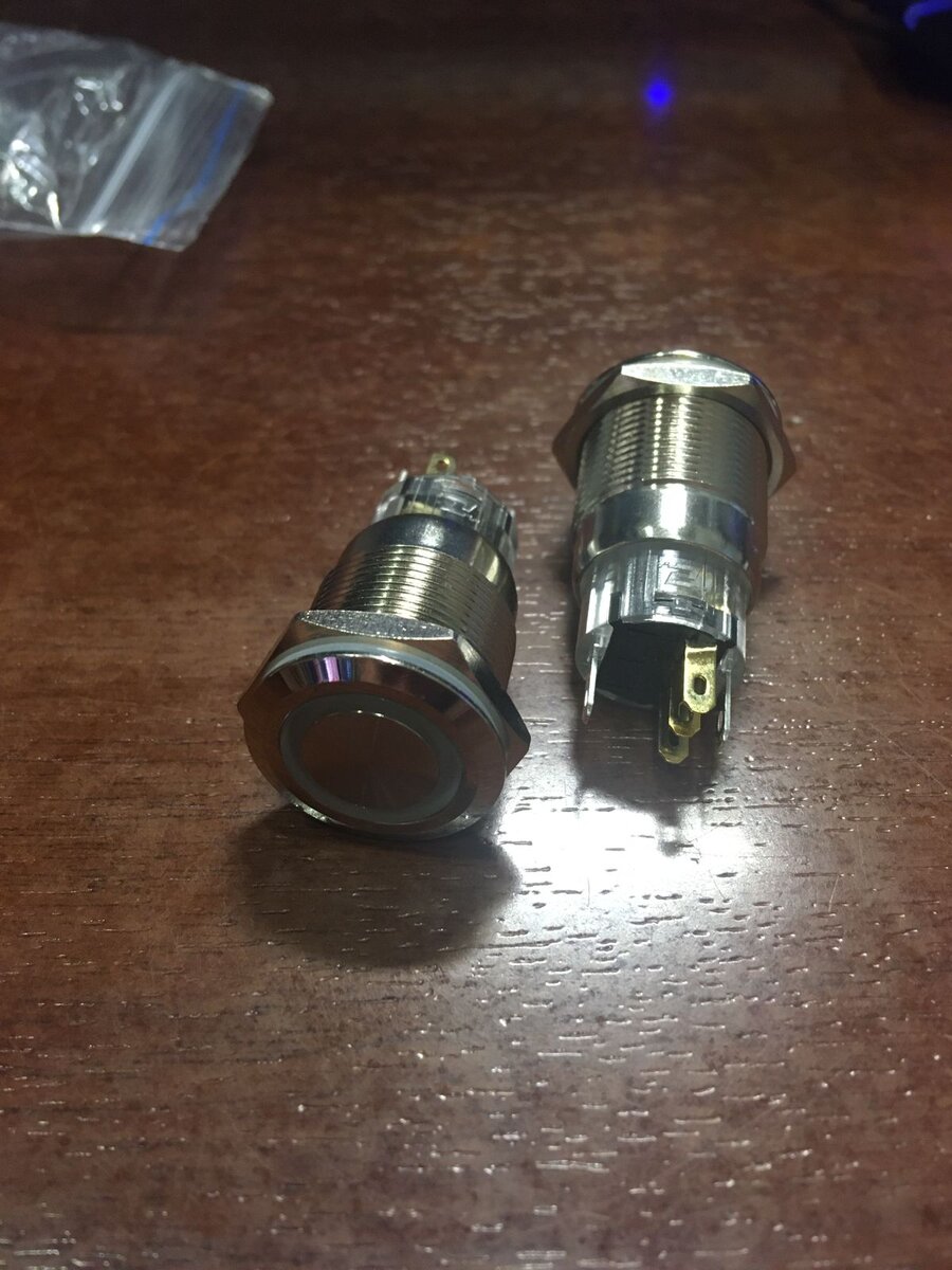 Кнопки с подсветкой на 12вольт 3а