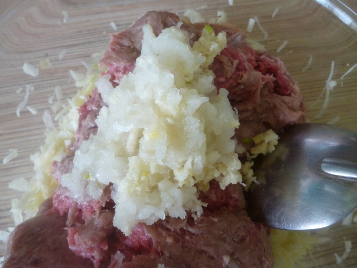 Голубцы ленивые из духовки. Без обжаривания и без варки риса. Вкус замечательный и быстро.