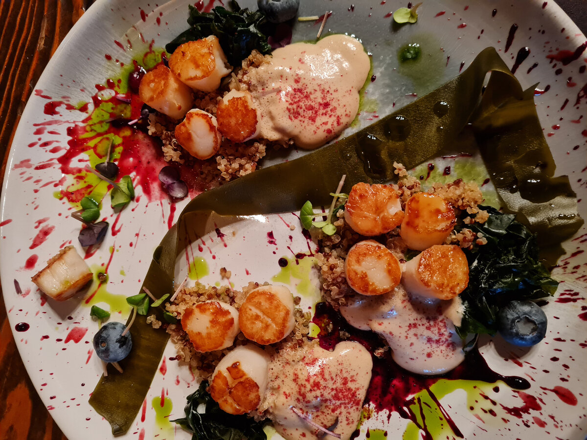 Гребешки с киноа - 750 рублей в ресторане Мурманска