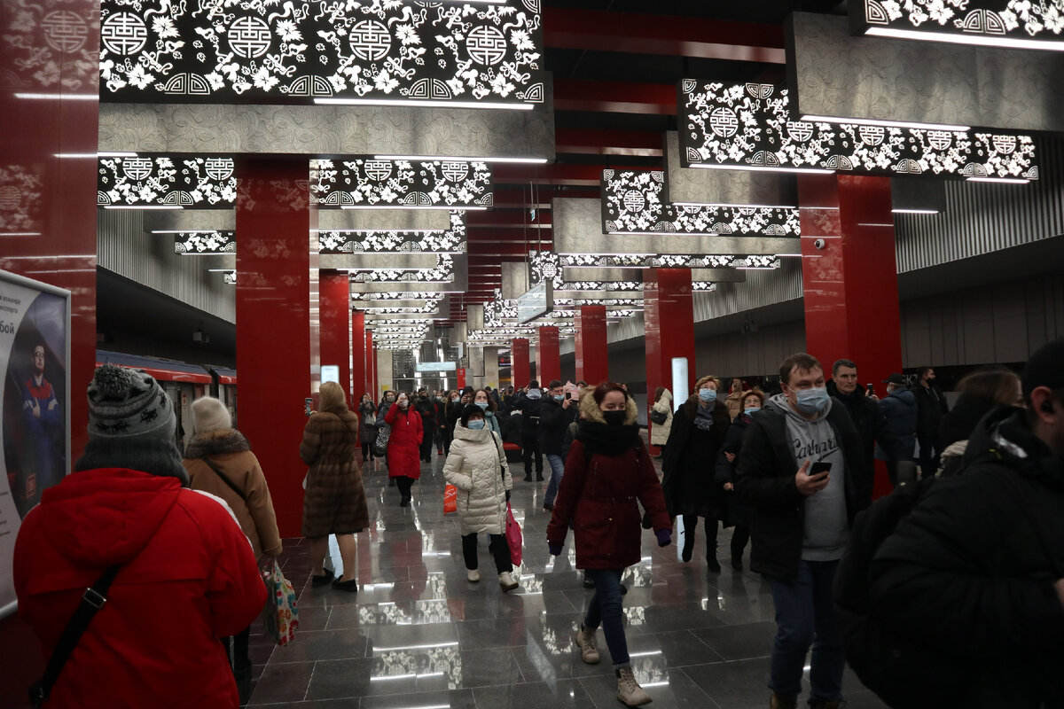 В Москве открыли новый участок Большой Кольцевой линии метро "Мнёвники - Каховская". Как это было?