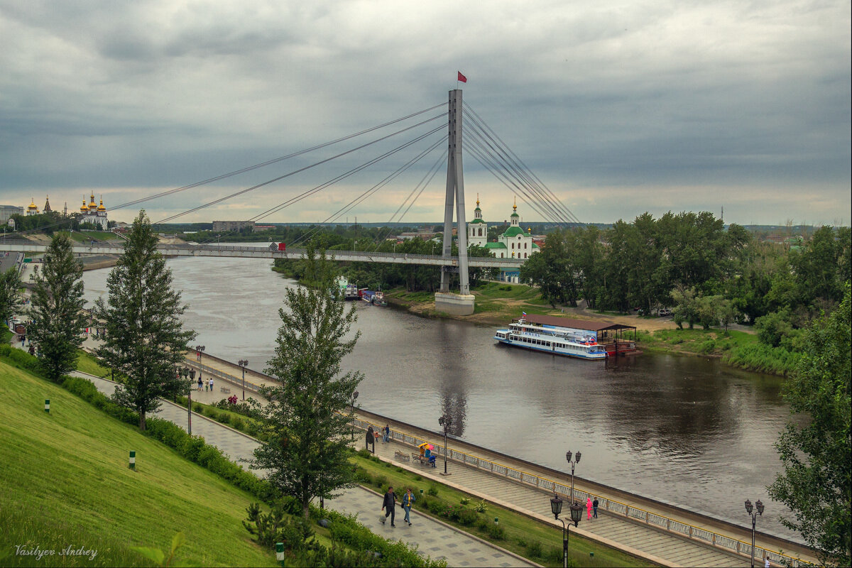 Most tour. Река тура Тюмень. Набережная реки тура Тюмень. Речка тура в Тюмени. Река тура Свердловская область.