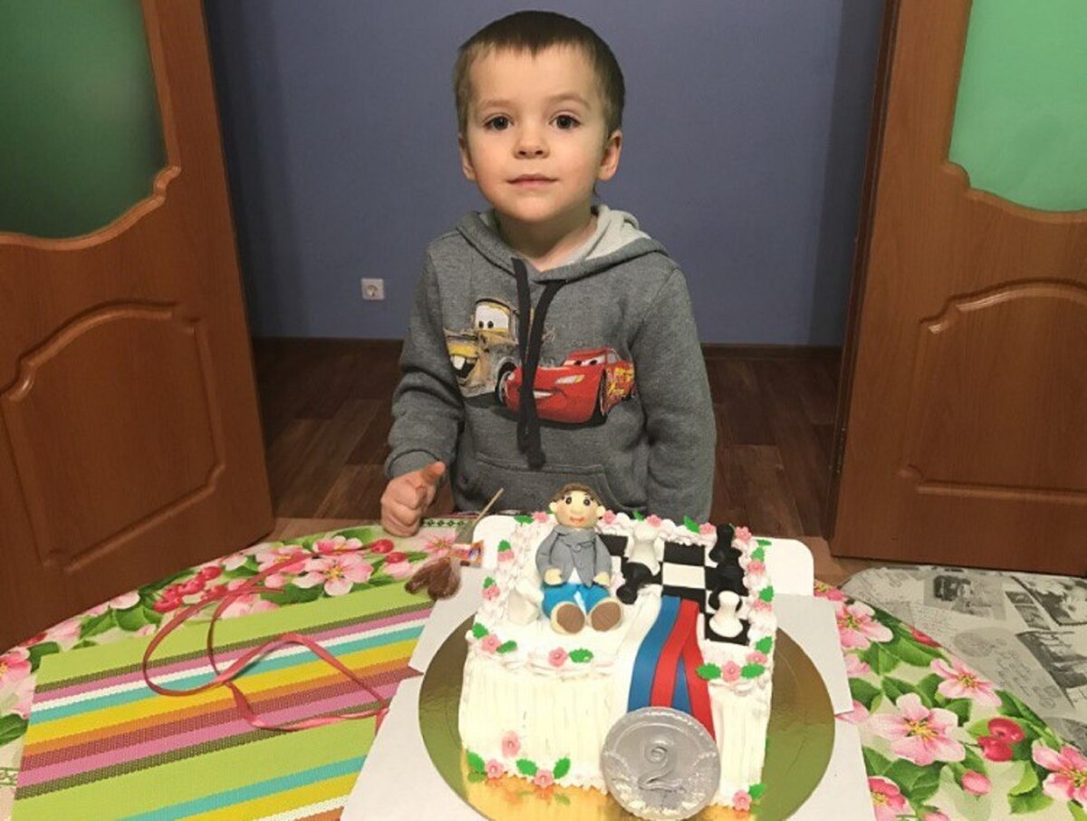 Вот он Георгий Борисов - или Жорик. Все фотографии взяты с сайтов семьи Борисовых.