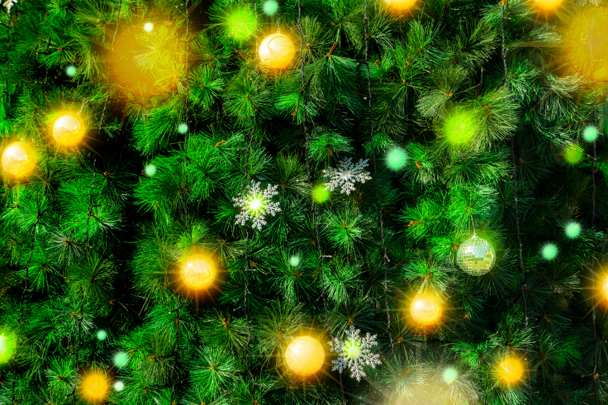 Елка с гирляндой.