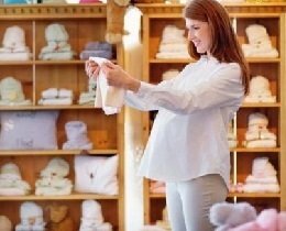 Если по просьбе друзей и родственников вы составляете список вещей для новорожденного - самых необходимых, старайтесь быть как можно более конкретными.