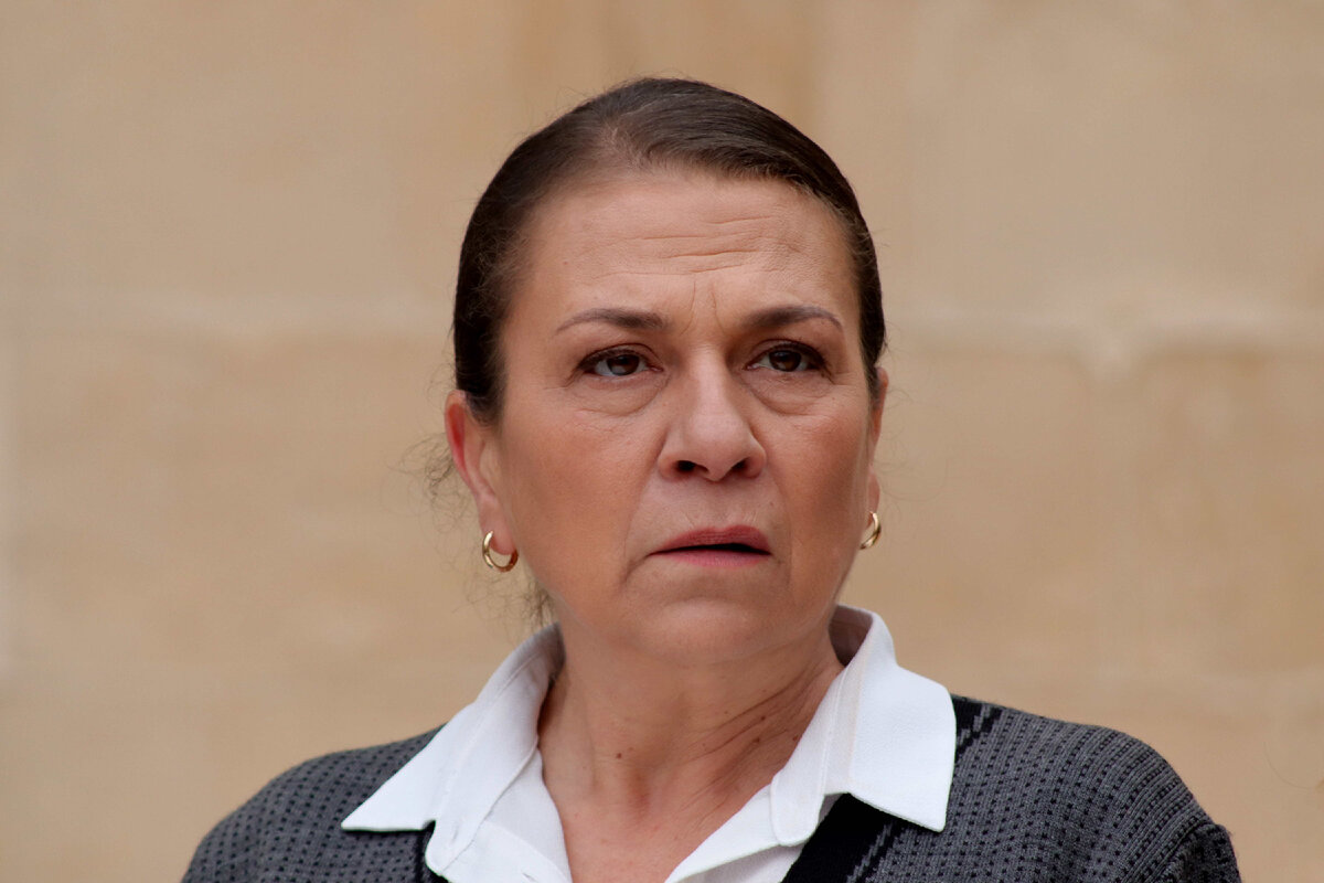 Эсма Демиральп в исполнении Гюнеш Хаят («Ветреный»)