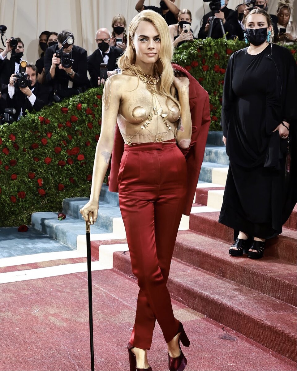 Кара Делевинь met Gala