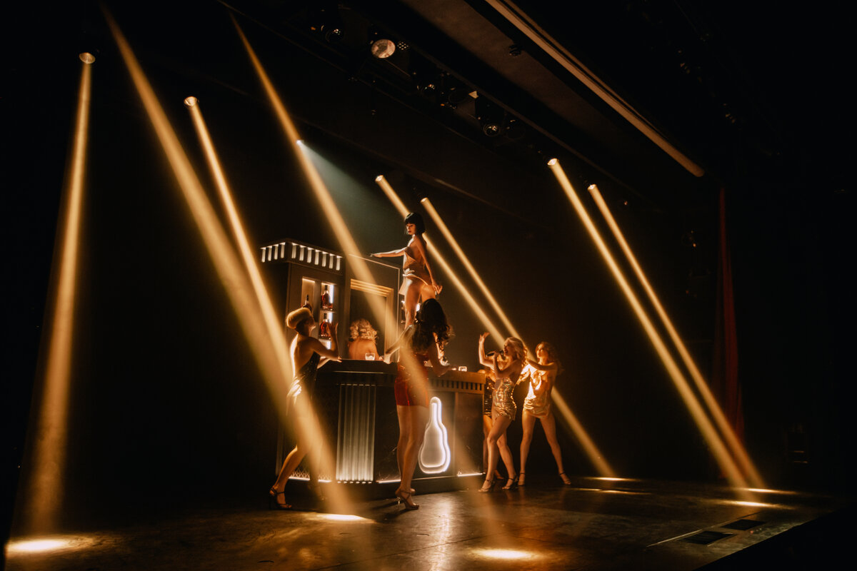 Номер «The Bar» в шоу «Абсолютно Нага»