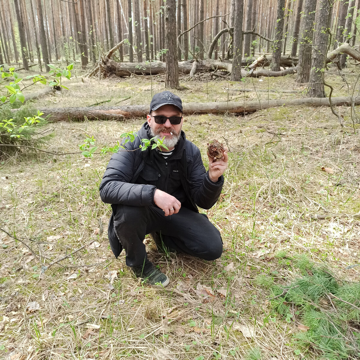 Рома любит ходить за грибами!)