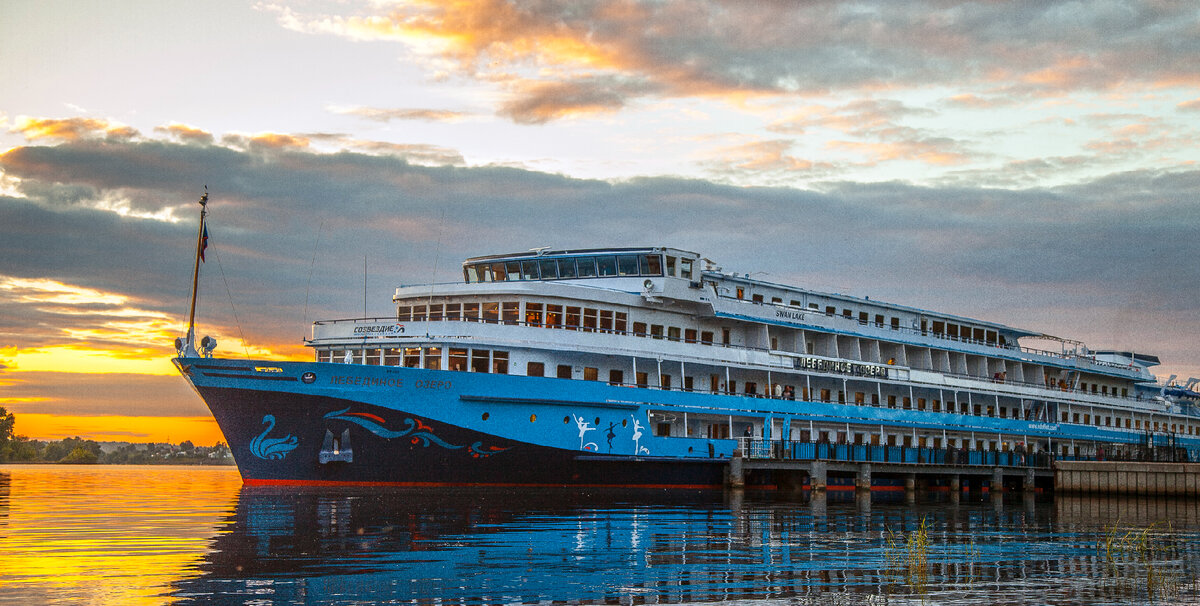 Морской круизный теплоход