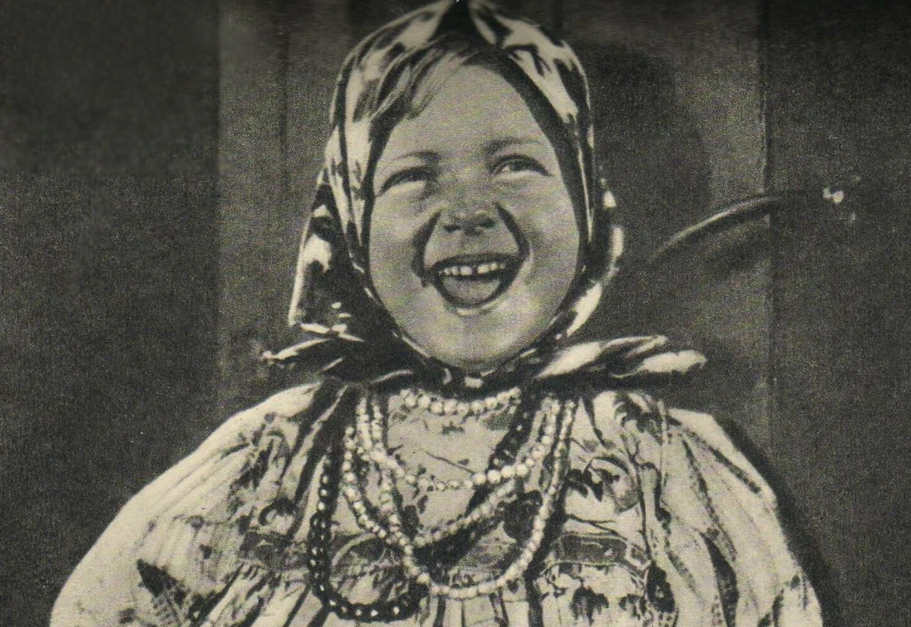 Гуля Королёва. Кадр из кинокартины «Бабы рязанские»