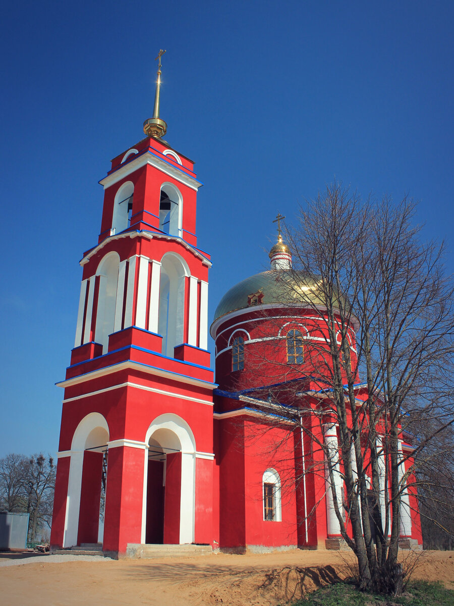 Церковь в Утешеве во время реставрации несколько лет назад