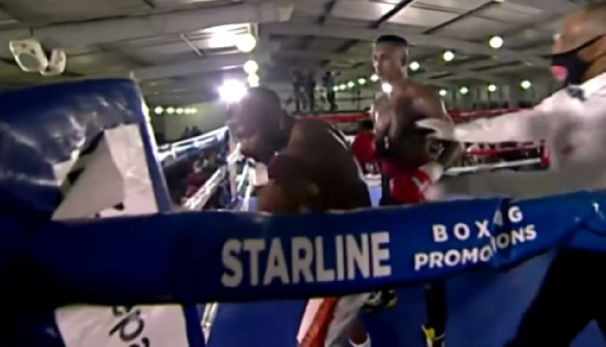 Последние удары в жизни Симизо Бутелези. Фото: соцсети