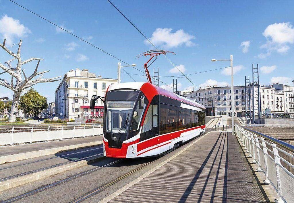  В Свердловскую область поступили первые трамваи модели 71-911ЕМ «Львёнок», которые будут курсировать по межмуниципальному маршруту Екатеринбург – Верхняя Пышма.