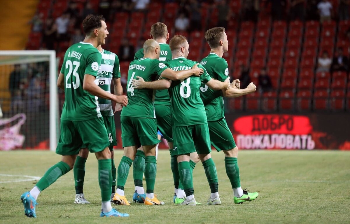 Футбольная команда ахмат. Ахмат ахмат. Иналкаев абубакар. Захарян динамо москва. Ахмат теам.