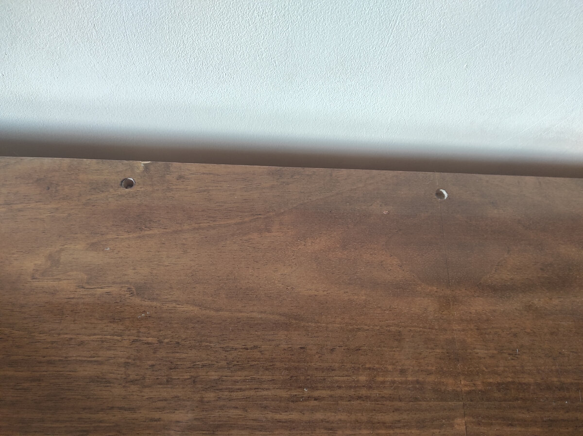 Столешница от трюмо. Как заделать отверстия.