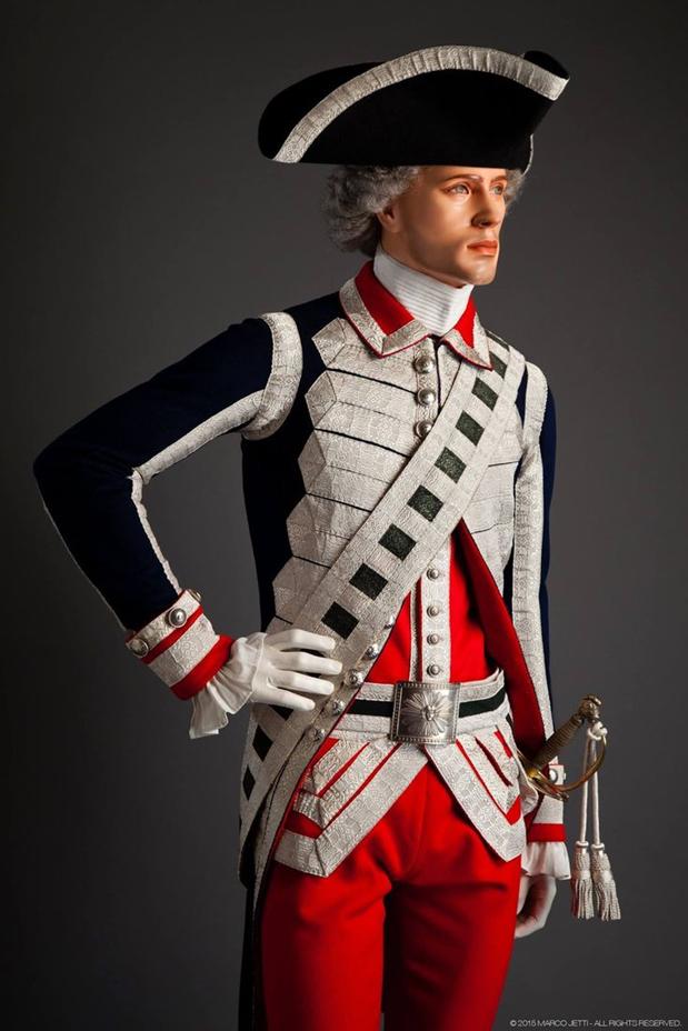 Французы форма. Одежда Бонапарта 1812. Военный мундир Наполеона Бонапарта. Форма офицера английской армии 18 век. Военный мундир 18 века Англия.