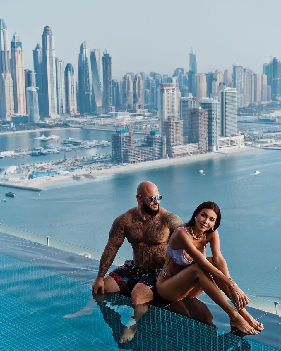    Оксана Самойлова не может сказать, что забыла обиды мужаСоцсети Оксаны Самойловой