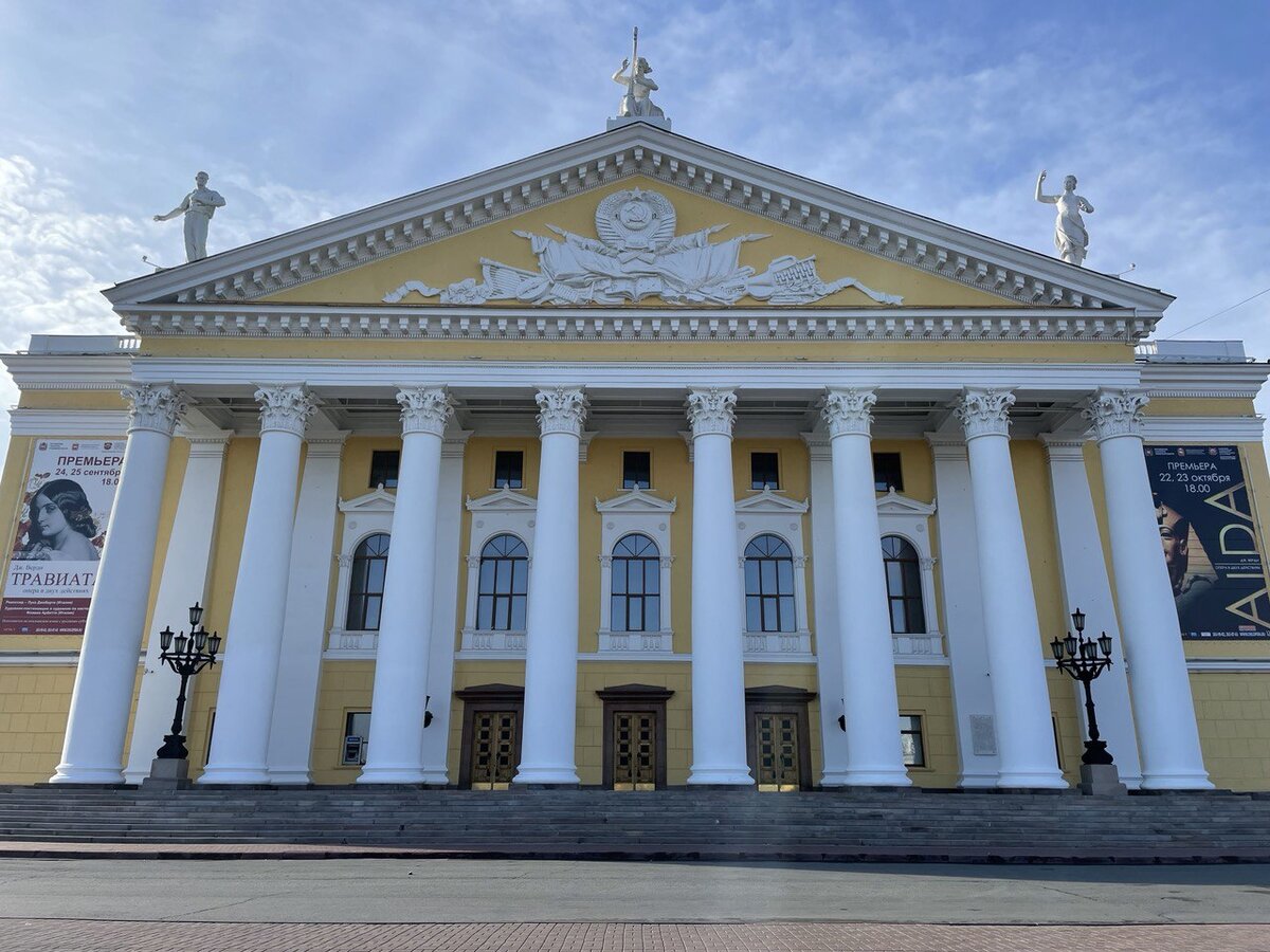 Театр оперы и балета, Челябинск