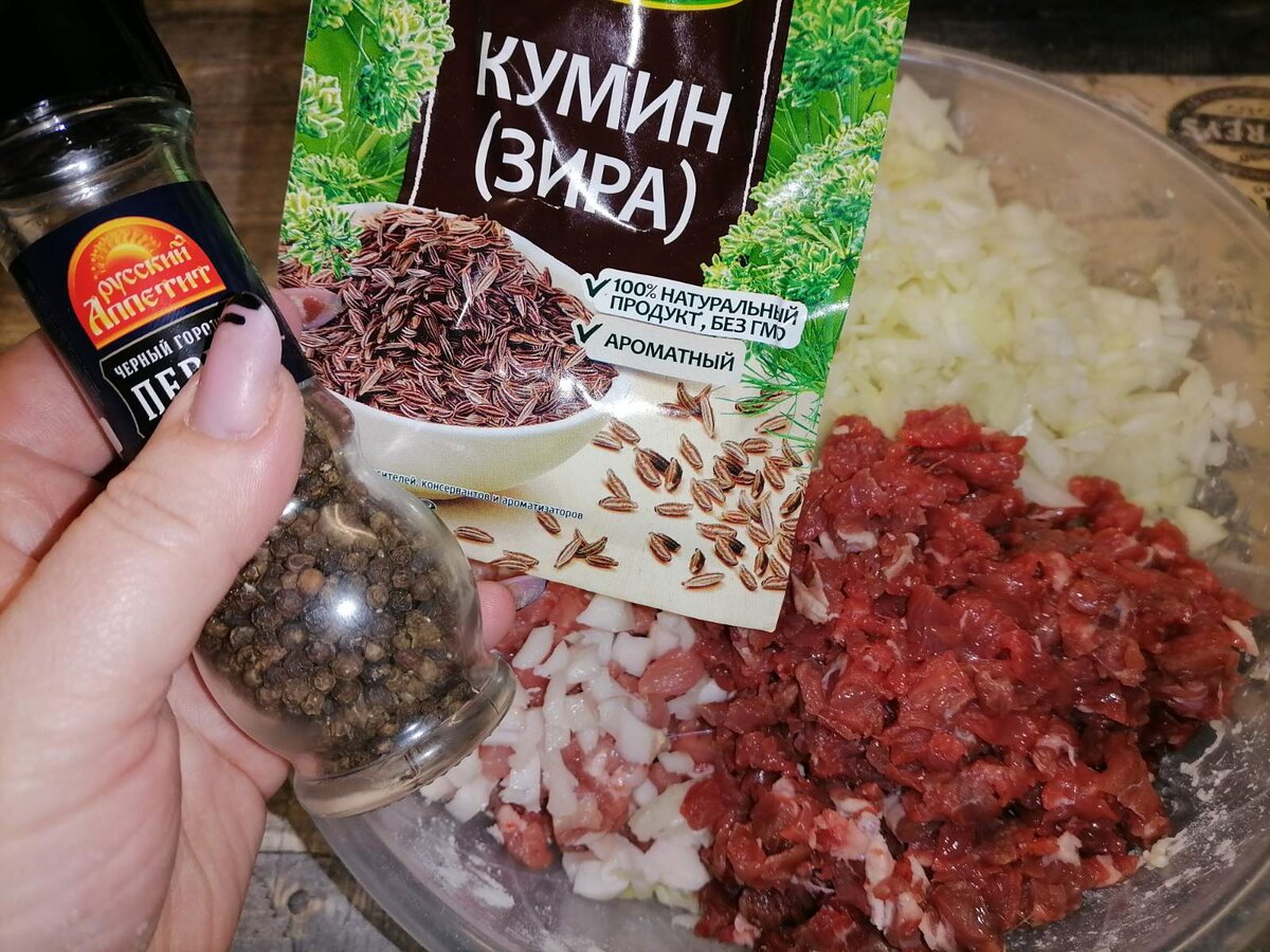 Что положить в фарш, чтобы манты получились сочные и вкусные, а сок  струился 