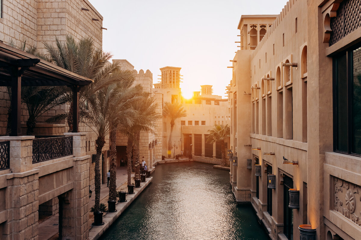 Вопрос, который волнует тех, кто покупает недвижимость в Дубае: получится ли заработать, сдавая ее в аренду? Спойлер – все получится, 80% жителей Дубая арендуют жилье.