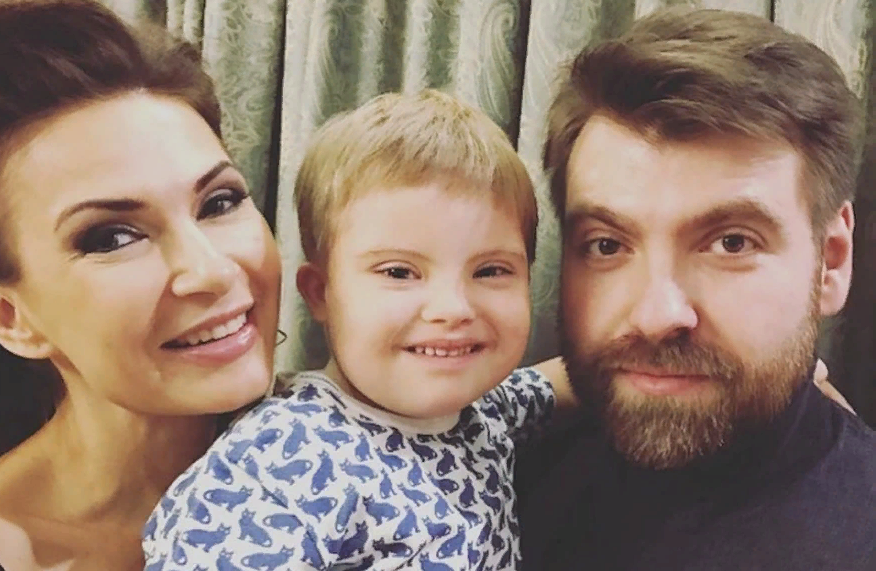 когда-то супруги казались очень счастливыми, фото из личного блога