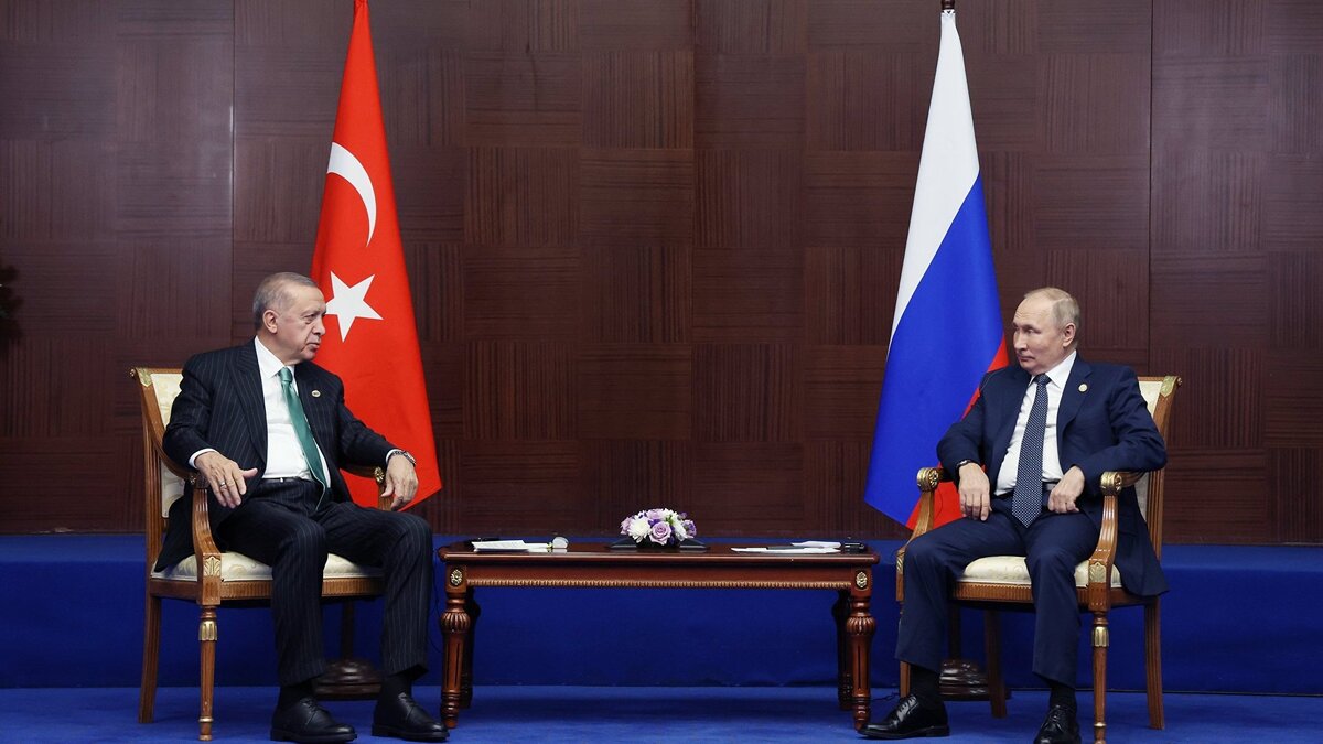    Президент РФ В. Путин встретился с президентом Турции Р. Т. Эрдоганом© POOL