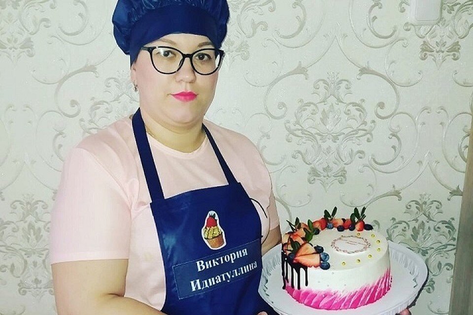     Виктория Идиатуллина бесплатно печет торты каждый месяц для детей-инвалидов и онкобольных.  Личный архив героя публикации