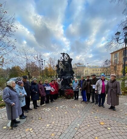    Группа ветеранов из Карелии в Петербурге Страница губернатора Республики Карелия Артура Парфенчикова в «ВКонтакте»