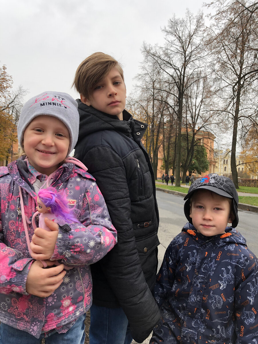 Дочка, сын и племянник - такой компанией ходим в Русский музей