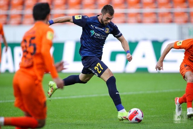    Николай Комличенко в атаке Алексей Колчин © ИА REGNUM