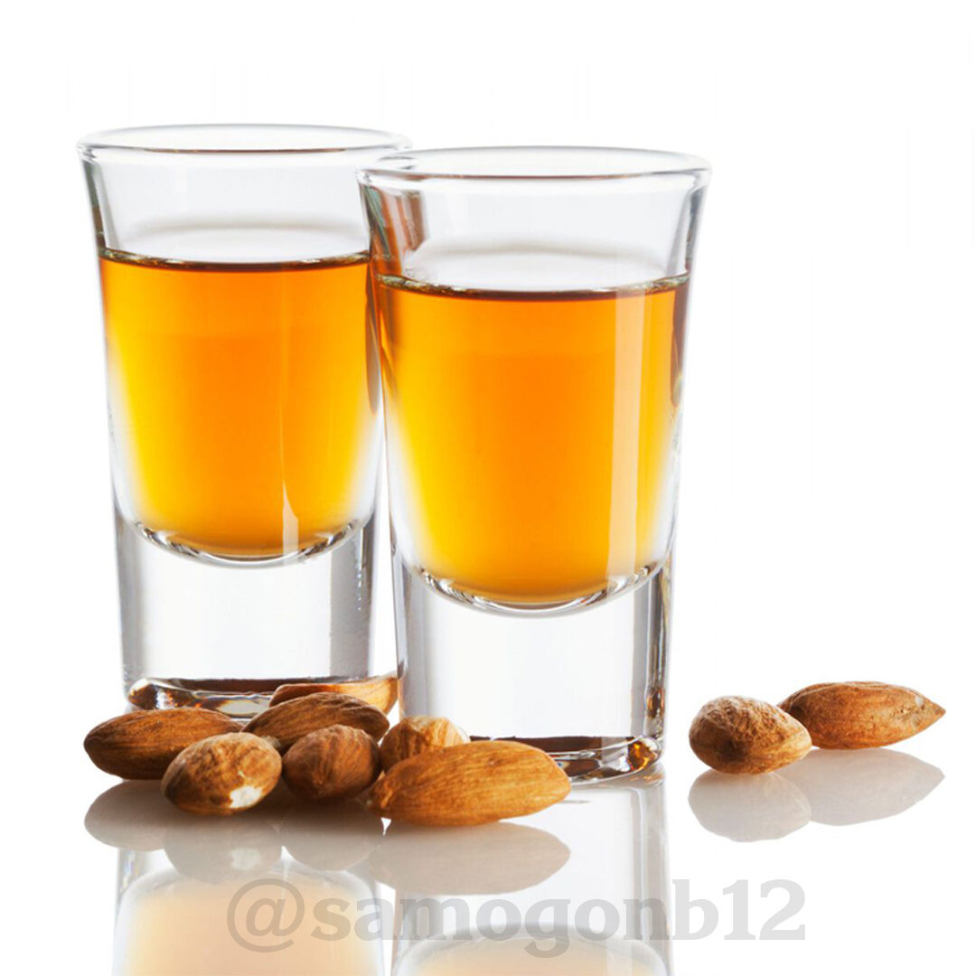 Абрикосовый ликёр с миндалём. Коллаж автора ©