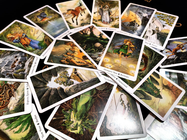 ТАРО ДИКОГО ЛЕСА МНЕ ПОКАЗАЛОСЬ ИДЕАЛЬНО ПОДХОДЯЩИМ ДЛЯ ЗИМНЕГО РАСКЛАДА