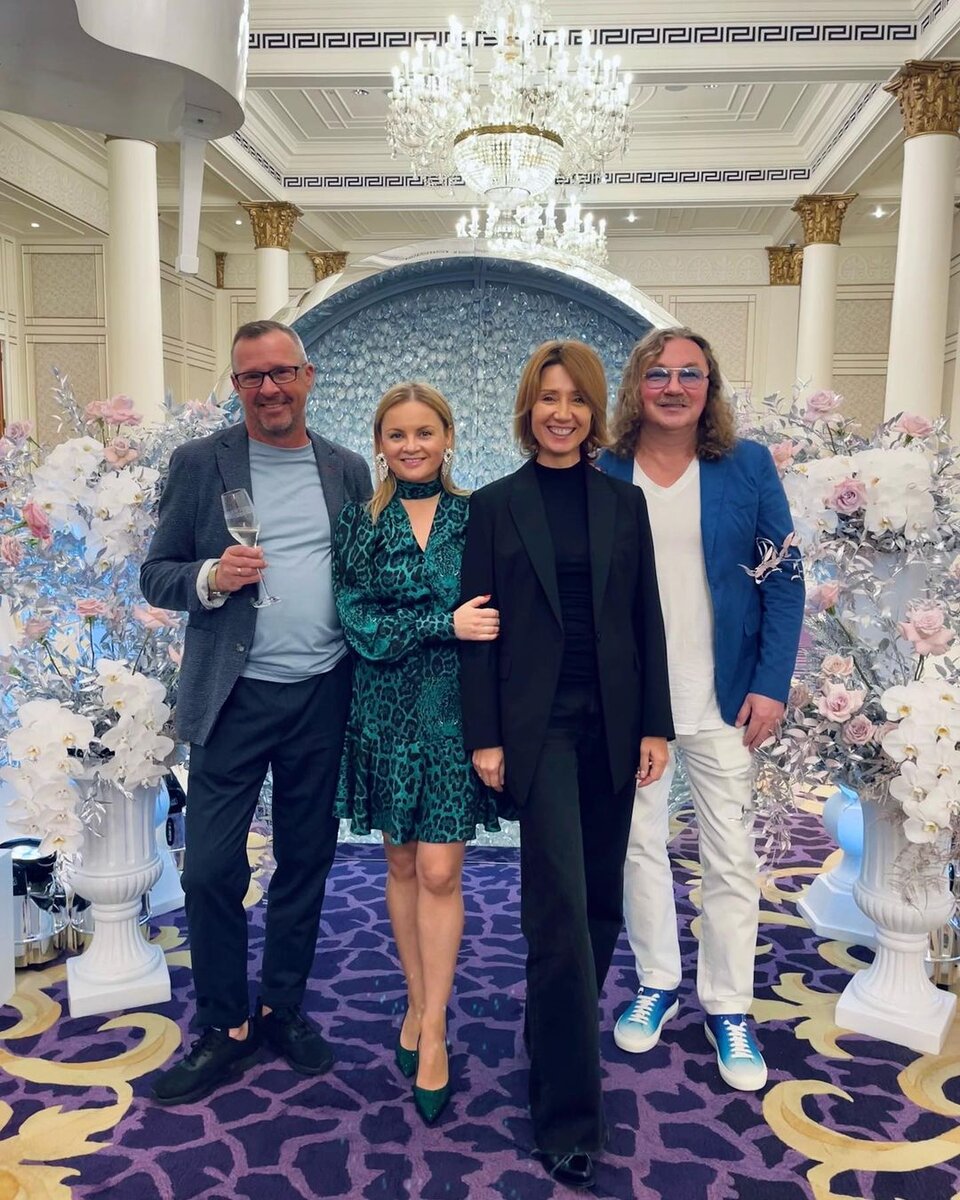 Листайте вправо, чтобы увидеть больше изображений