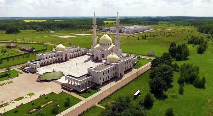 Болгар, Белая мечеть и академия в тиши и умиротворении