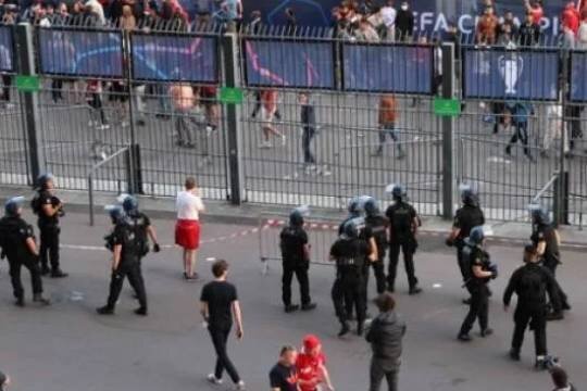    Во Франции признали ошибки в работе полиции во время финала Лиги чемпионов